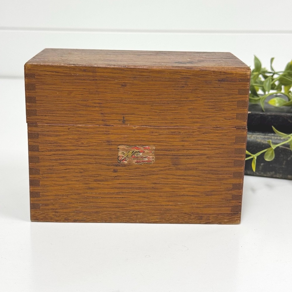 Vintage recipe card box- wooden Weis dovetail joint oak file box brass hinges